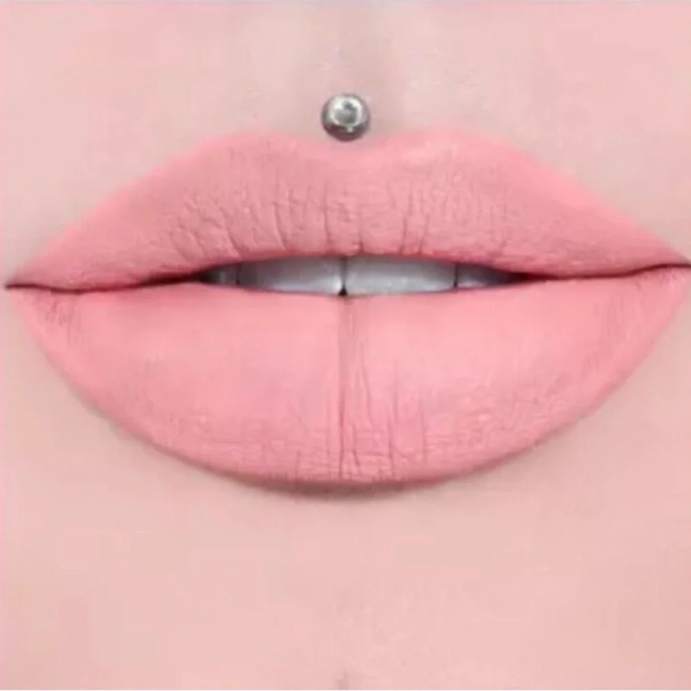 Jeffree Star Cosmetics Velour Liquid Lipstick Skin Tight Light peach nude